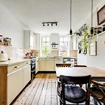 Clerkenwell\'S Hidden Gem: Chic 1-Bed Flat
