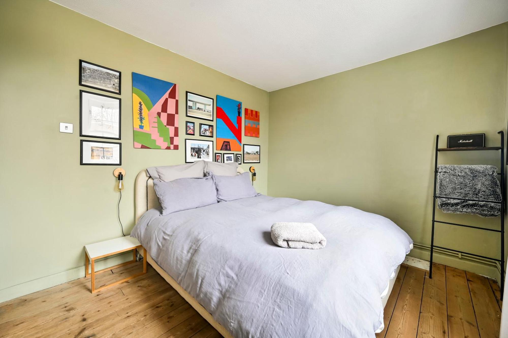 Clerkenwell's Hidden Gem: Chic 1-bed Flat * Londra
